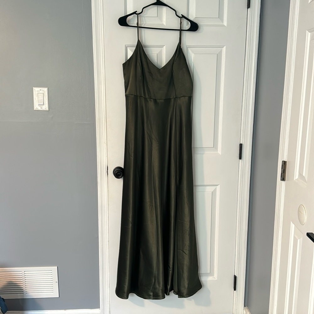Bridesmaid dress. Worn once. Color: Olive Material : Satin size : XL